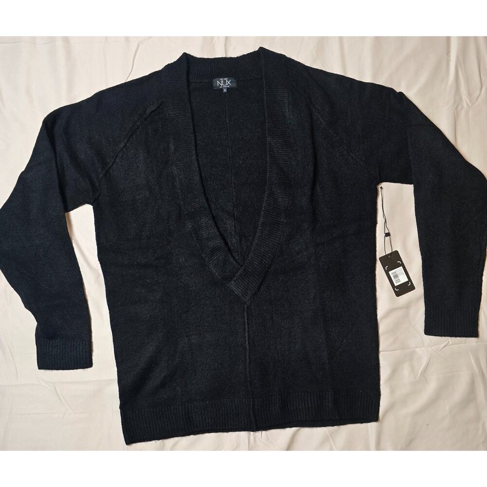 NUX Los Angeles Deep V Sweater Medium Black Soft Knit Pullover NWT - Picture 3 of 8